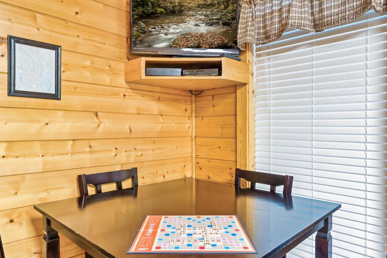 Cozy Log Cabin!! In Heart Of Pf & Close To The Smokies Pigeon Forge Exterior foto